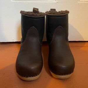 No.6 Pull on Shearling Clog Boot in Brown/Black (Size 39)